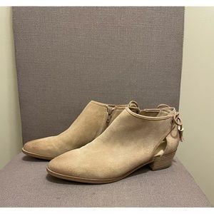 Michael Kors Leather upper healed boot